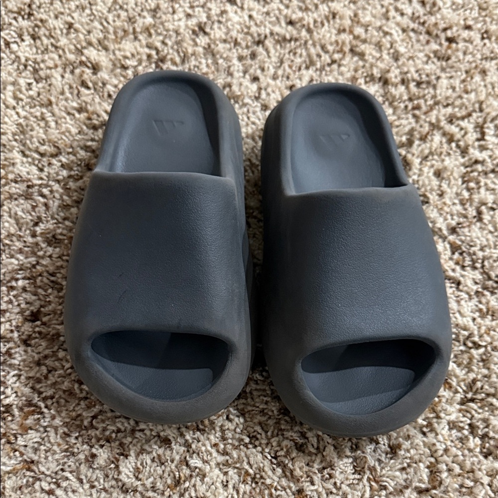 Yeezy Dark Gray Slide Sandals